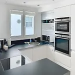 Modern 2-Bedroom Stunning Sea View On La Croisette