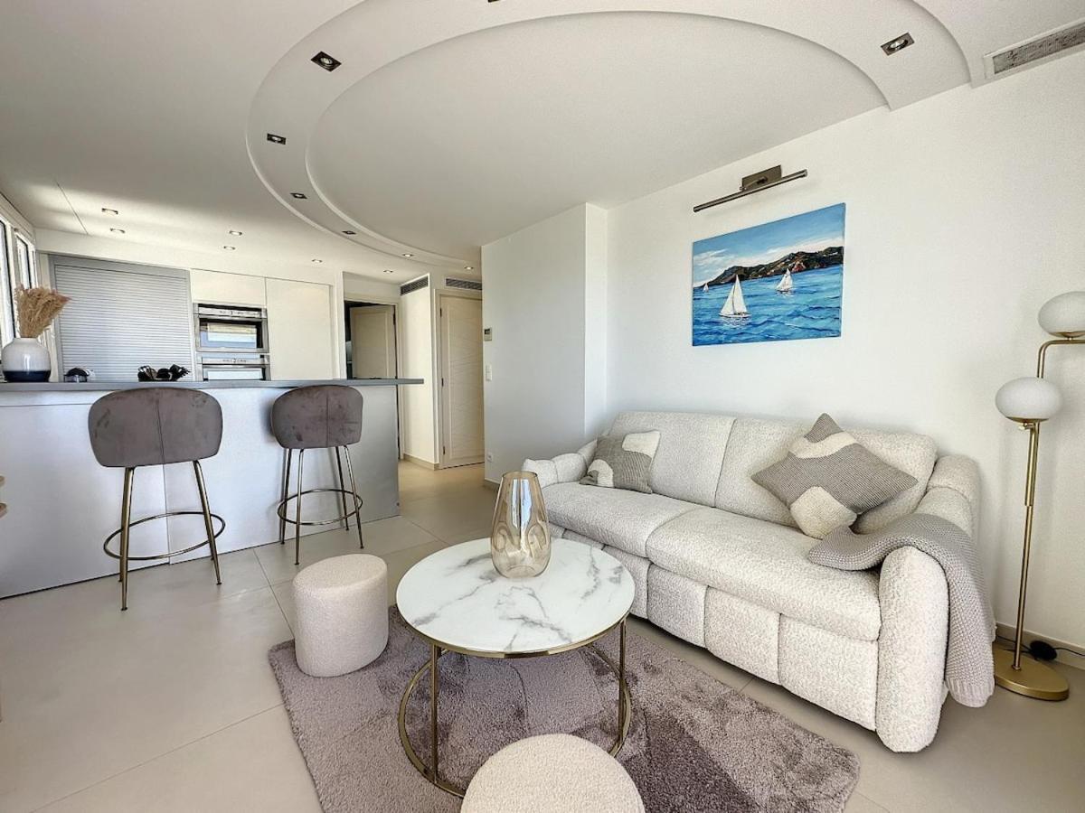 Apartment Modern 2-bedroom Stunning Sea View On La Croisette *