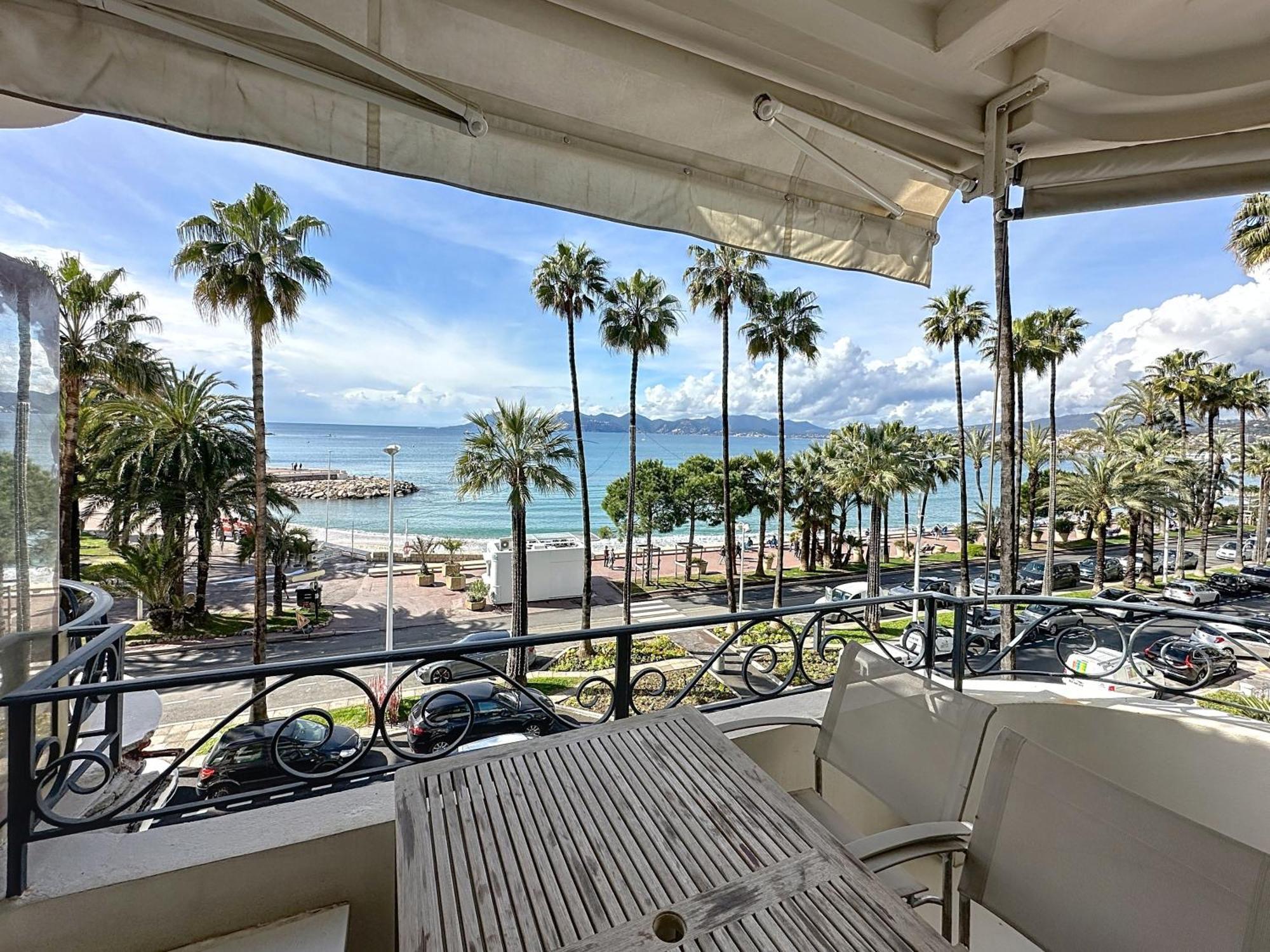 Modern 2-bedroom Stunning Sea View On La Croisette Cannes