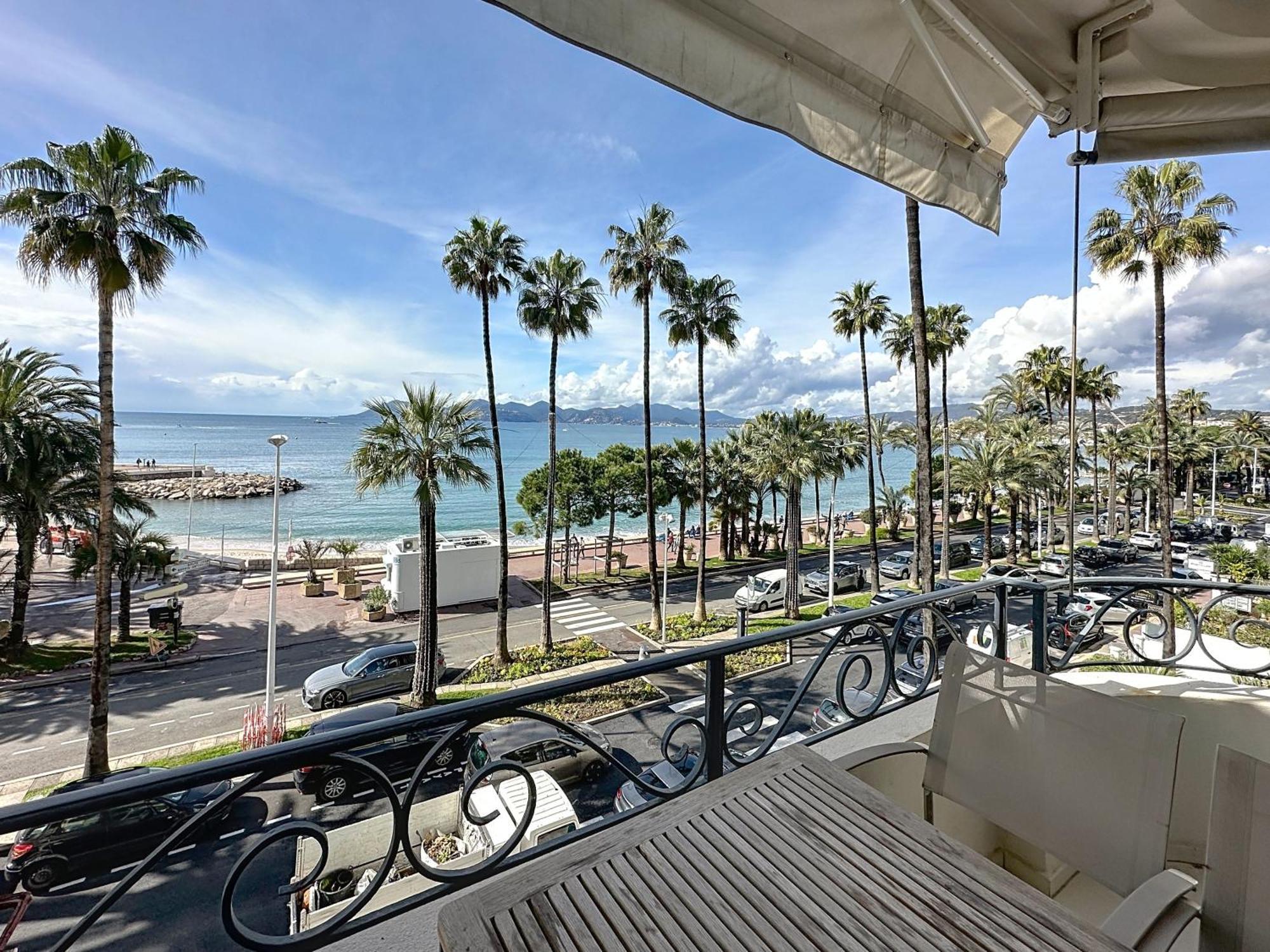 Apartment Modern 2-bedroom Stunning Sea View On La Croisette